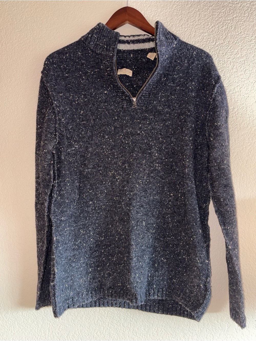 Tommy Bahama Men’s Heather Navy Quarter-Zip Sweater wool & cotton
